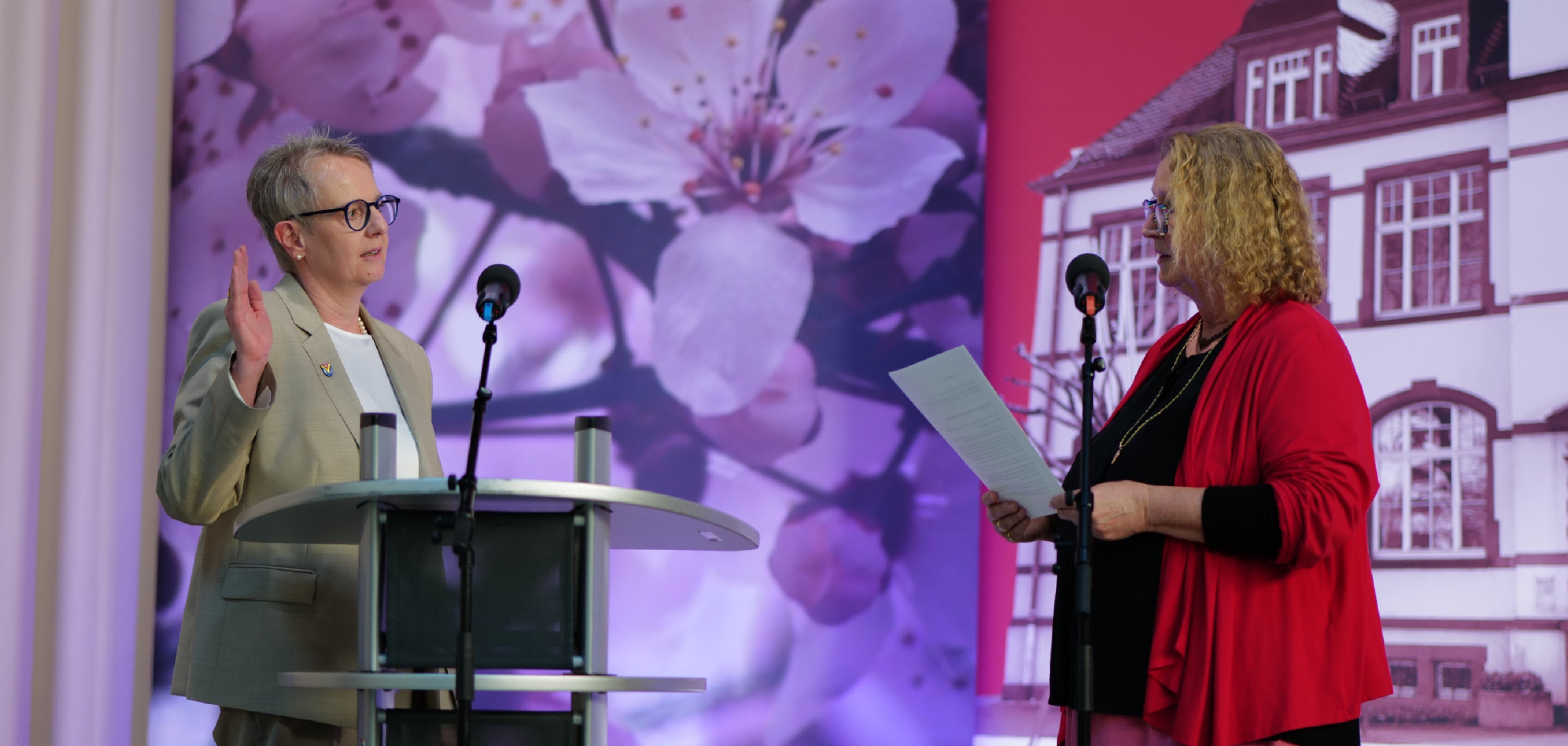 Amtseid von Birgit Kannegießer als neuer Bürgermeisterin von Seeheim-Jugenheim