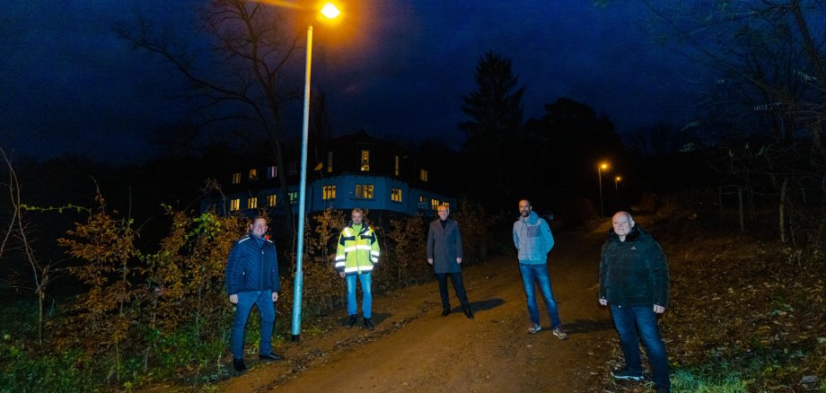 Beleuchtung vor Jugendhaus in Malchen