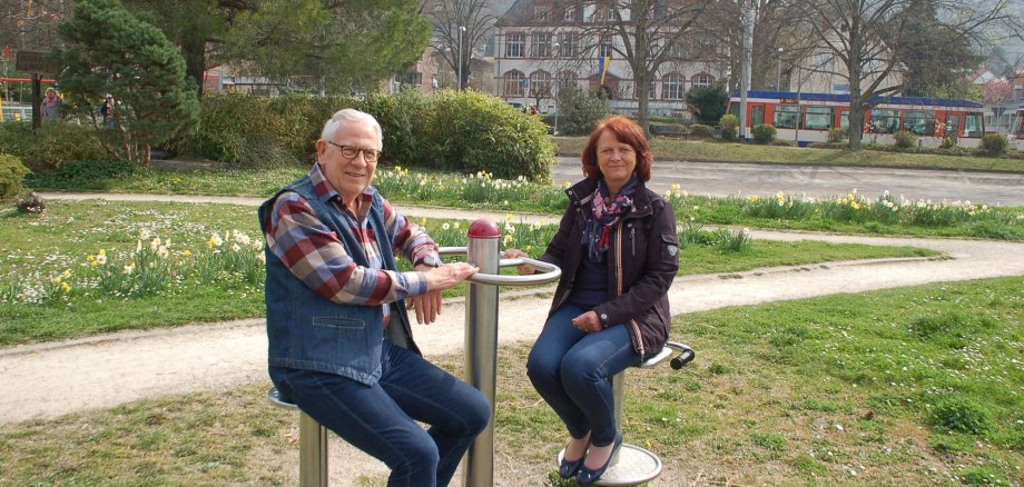 Bernd Dietrich vom Seniorenbeirat und Andrea Lehrian vom Seniorenbüro