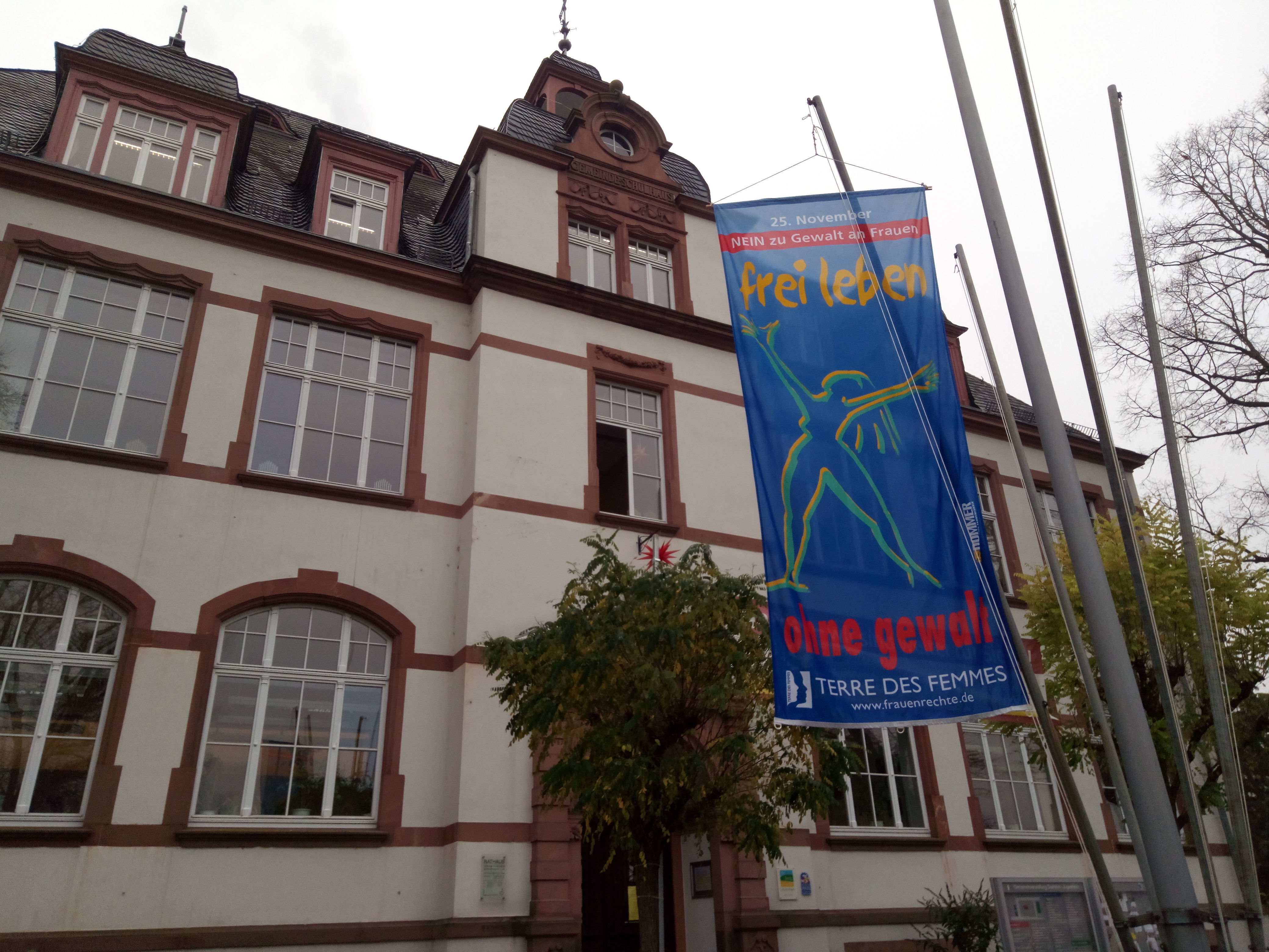 Fahne "Nein zu Gewalt an Frauen" Fahne "Nein zu Gewalt an Frauen"