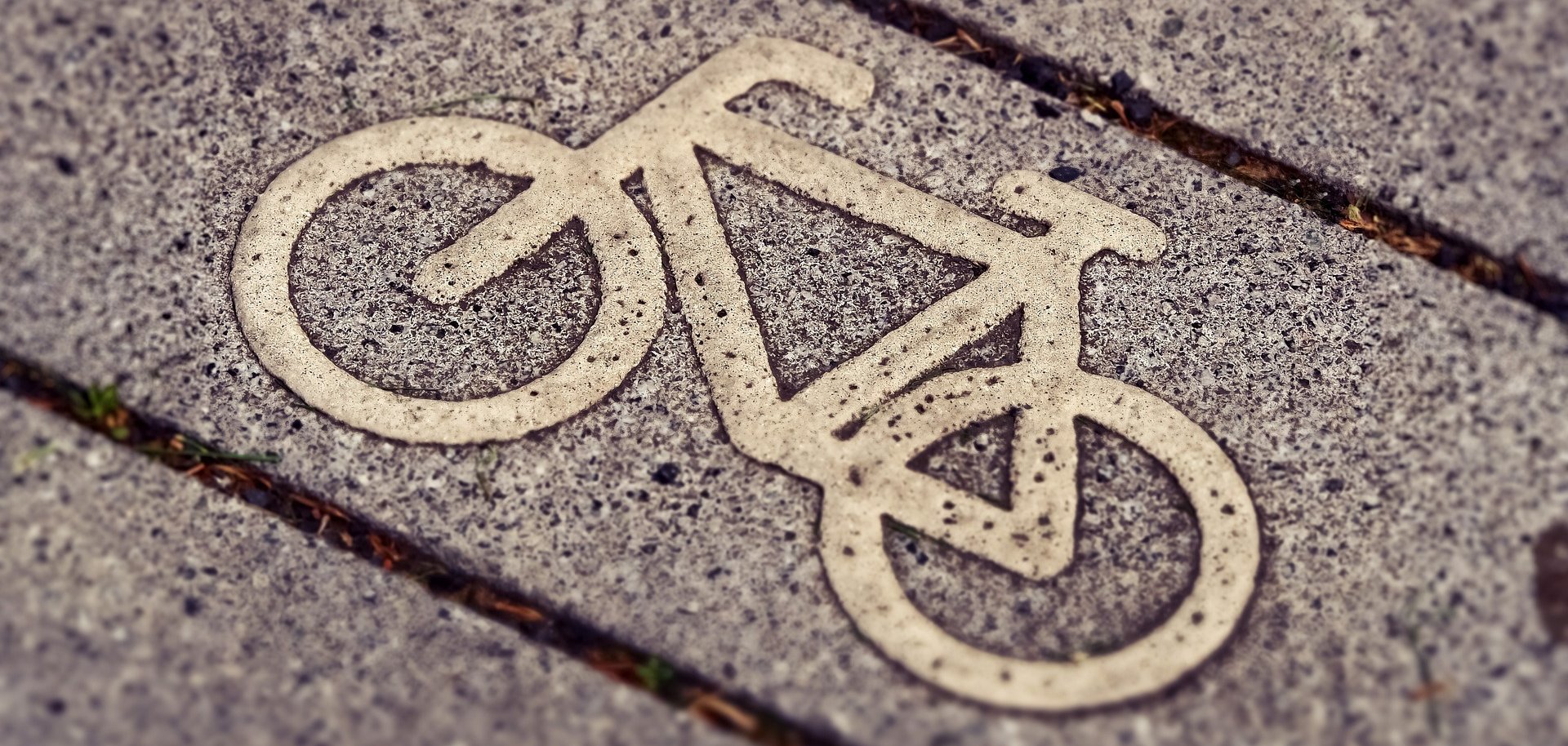 Fahrradzeichen auf Straße Fahrradzeichen auf Straße