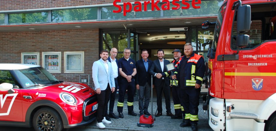 Sparkasse Darmstadt unterstützt Feuerwehren