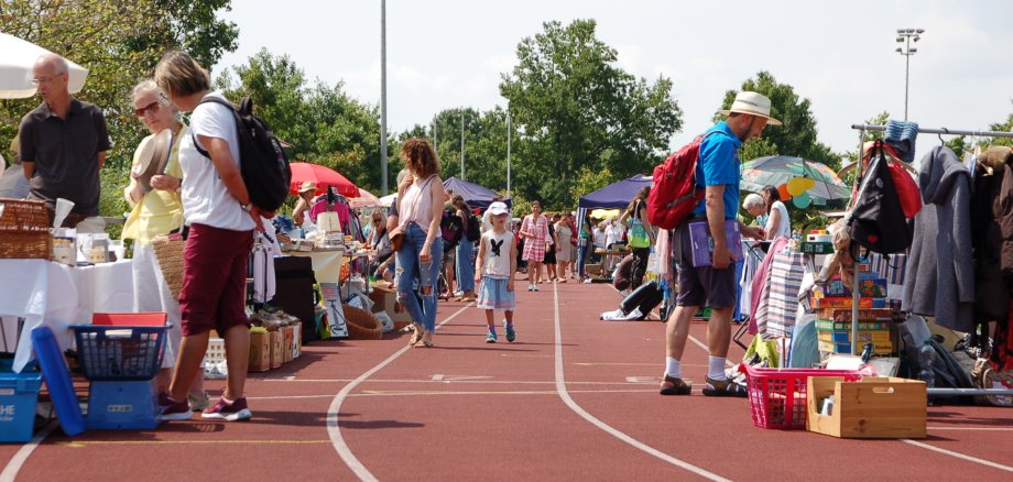 6. Seeheimer Flohmarkt im Christian-Stock-Stadion 6. Seeheimer Flohmarkt im Christian-Stock-Stadion
