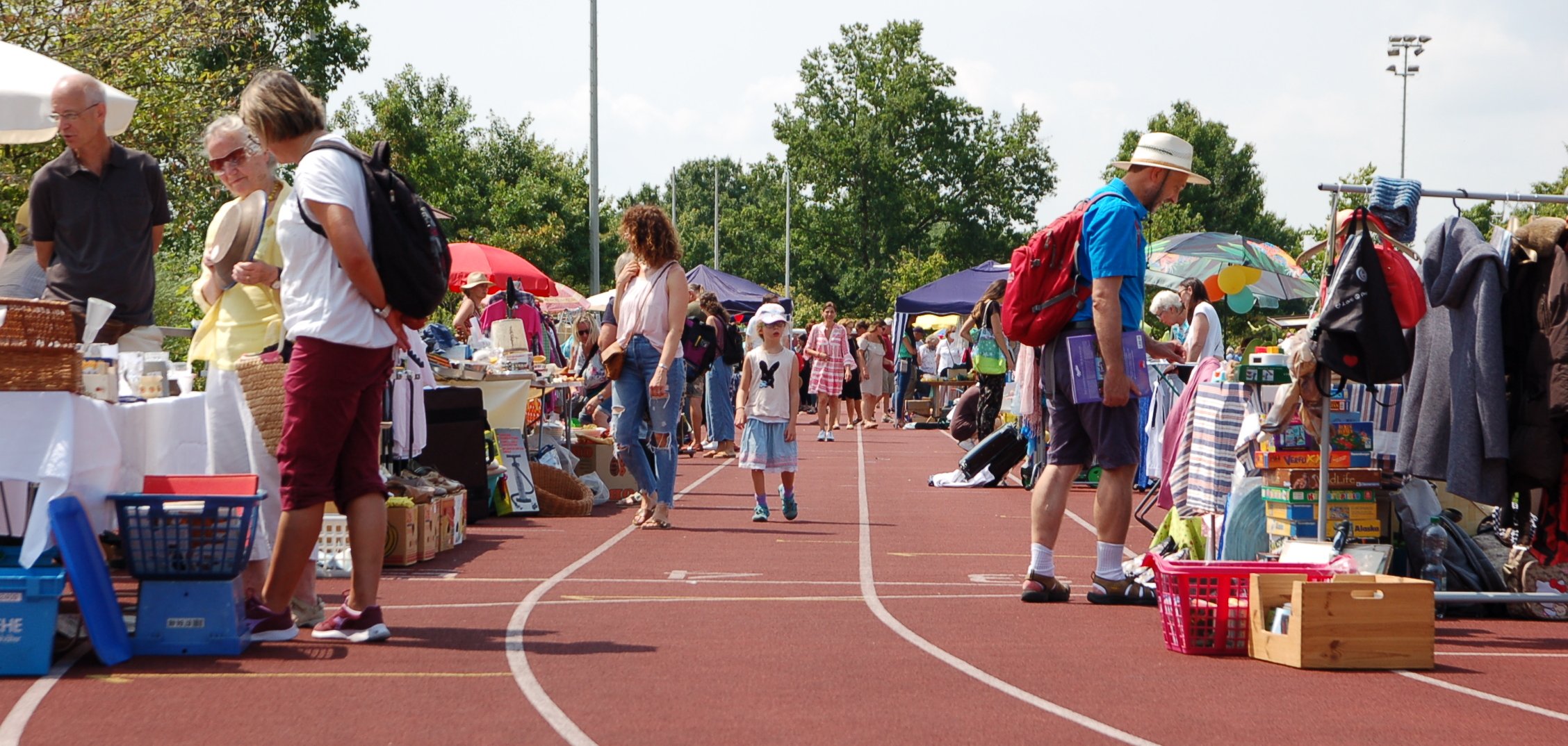 6. Seeheimer Flohmarkt im Christian-Stock-Stadion 6. Seeheimer Flohmarkt im Christian-Stock-Stadion