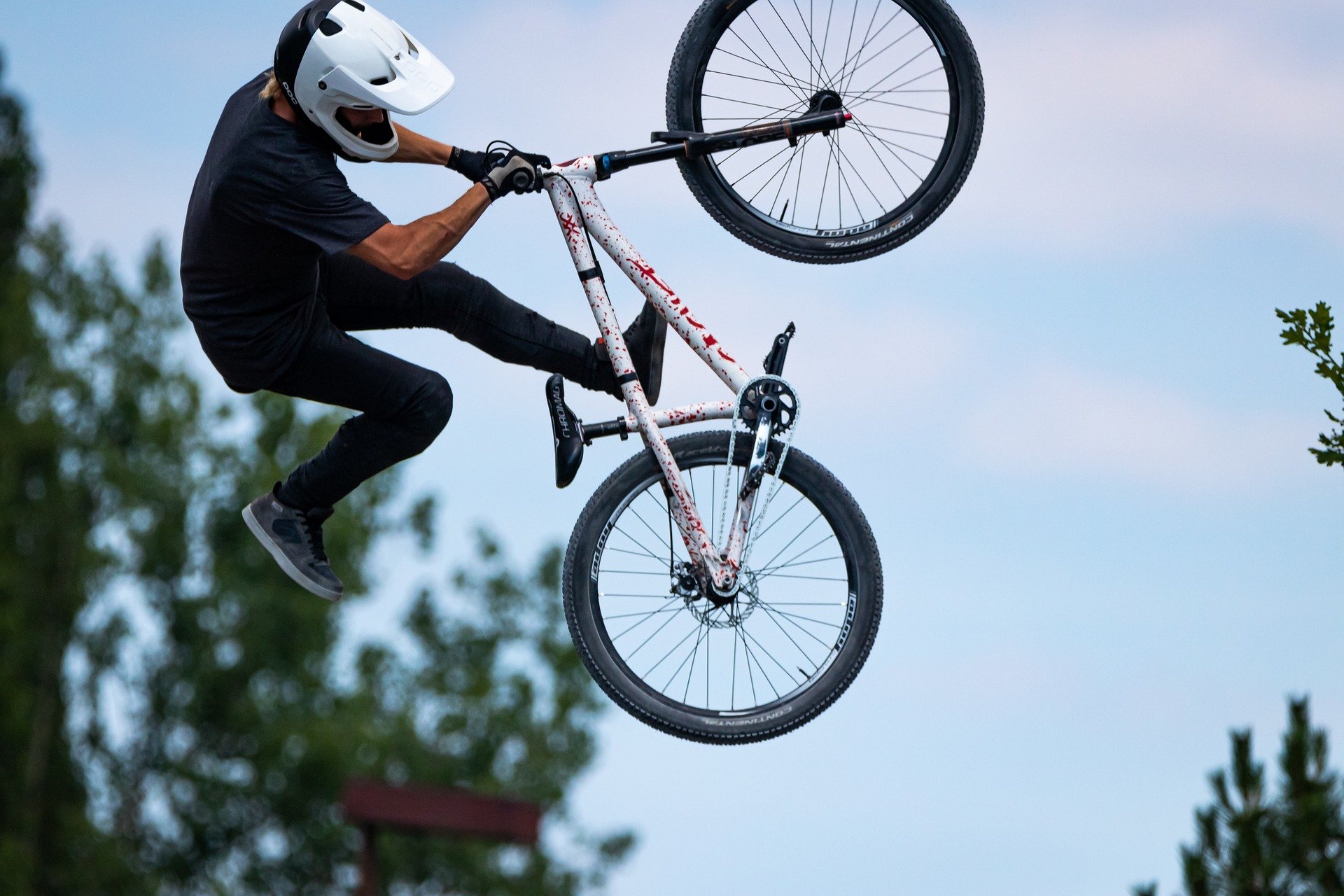 Sprung mit Mountain Bike Sprung mit Mountain Bike