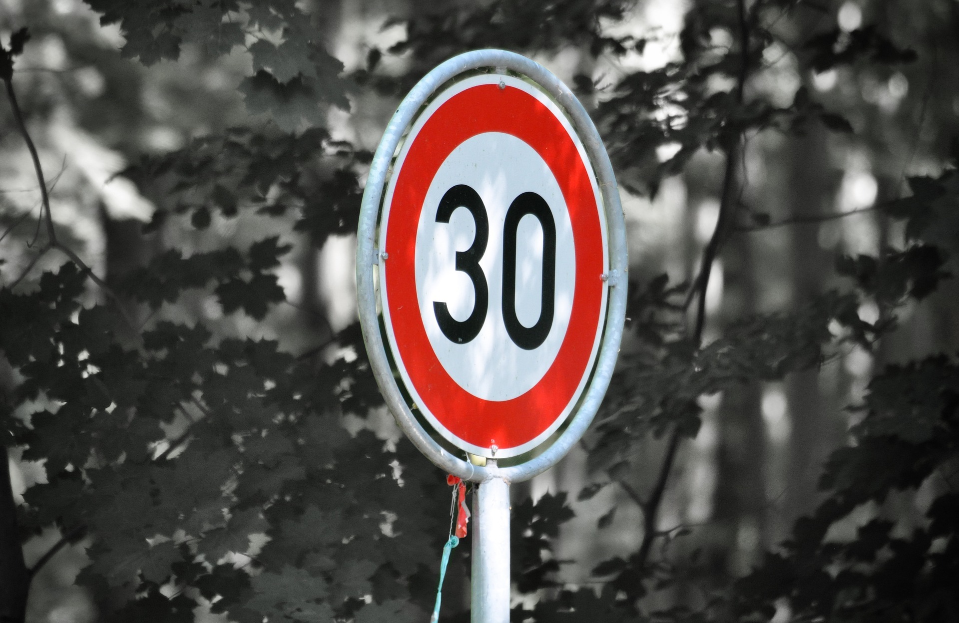 Verkehrsschild Tempo 30 Verkehrsschild Tempo 30