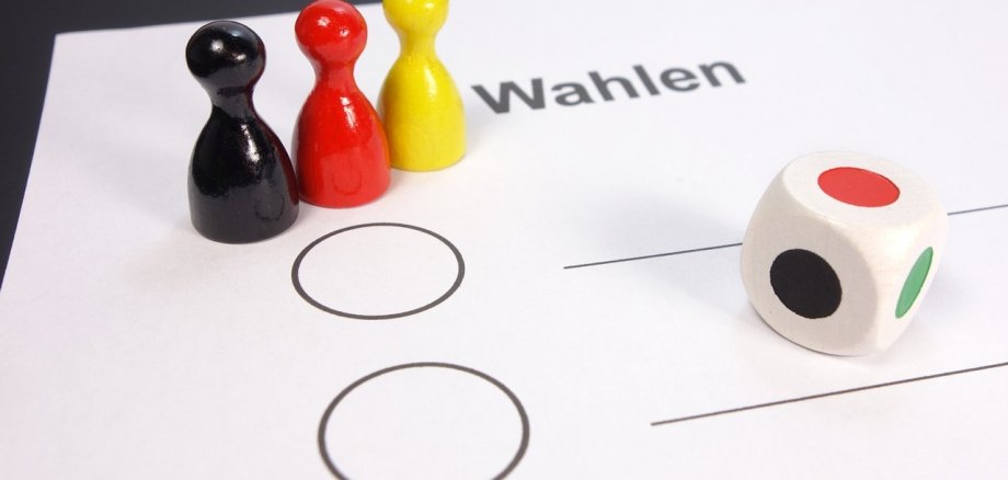 Wahlzettel mit Würfel