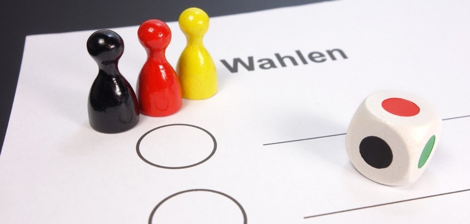 Wahlzettel mit Würfel