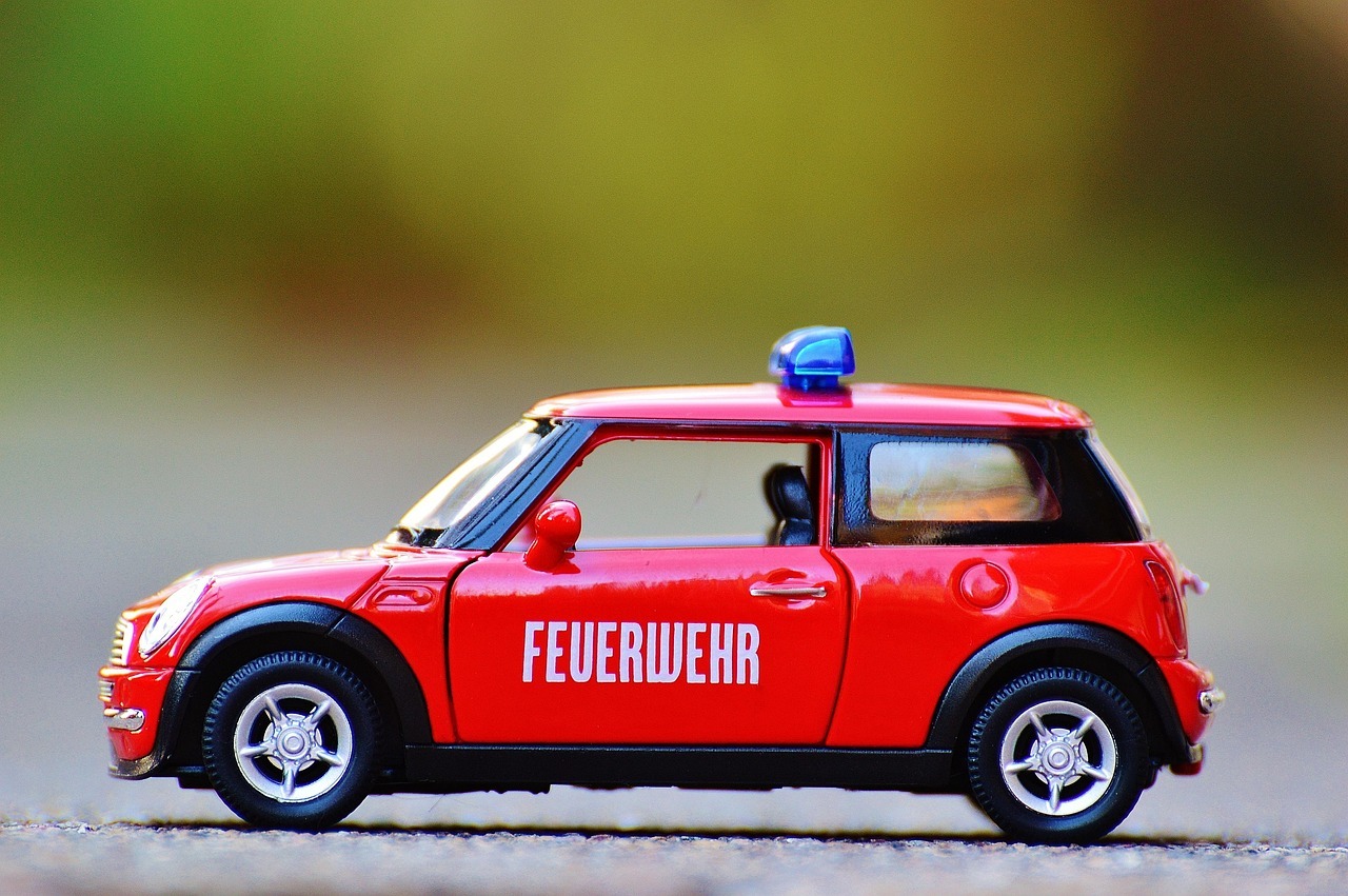Spielzeug-Feuerwehrauto Spielzeug-Feuerwehrauto