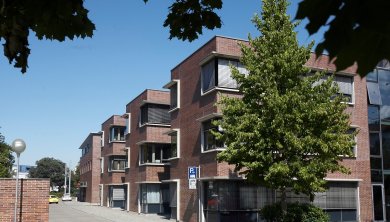 Georg-Kaiser-Platz 3 Blick auf das Sparkassengebäude