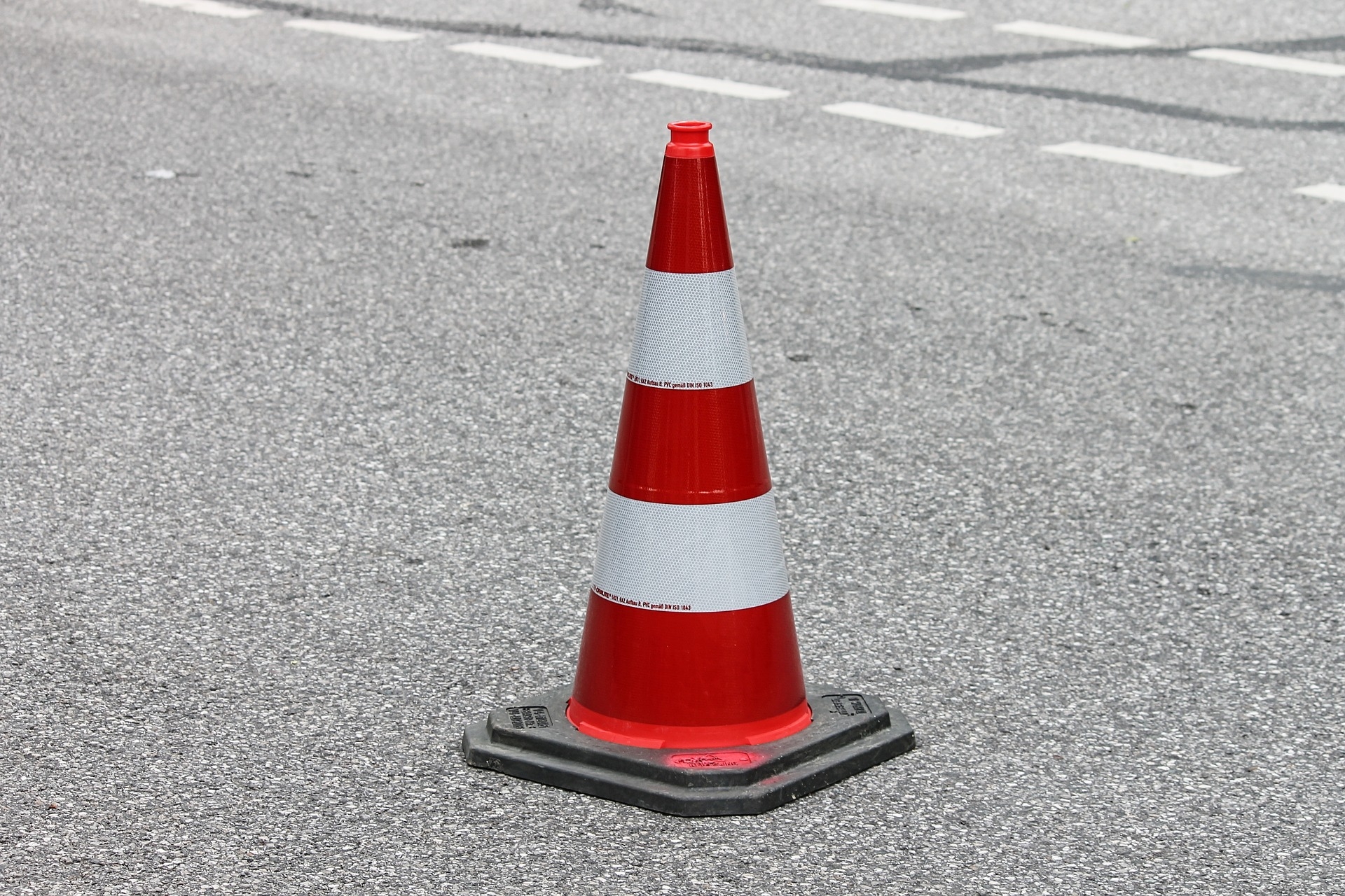 Absperrung von Straße Absperrung von Straße
