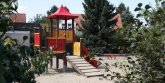 Spielplatz Kindergarten mit Spielplatz und Kletterturm
