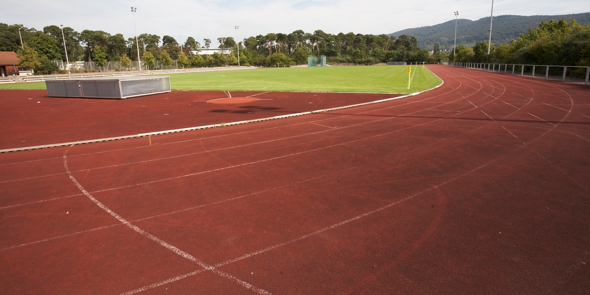 Christian-Stock-Stadion Seeheim-Jugenheim Rote Laufbahn im Christian-Stock-Stadion Seeheim-Jugenheim