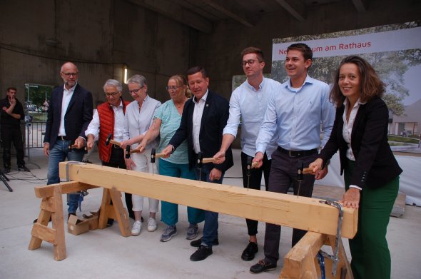 Einschlag der Nägel